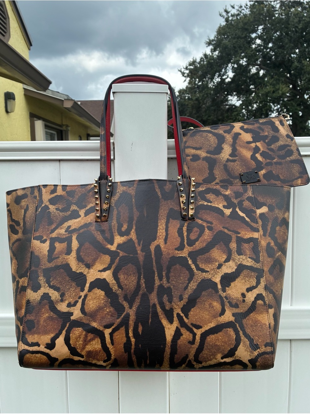 CHRISTIAN LOUBOUTIN LARGE CABATA LEATHER TOTE SPIKES BROWN WITH POUCH SET NEW - Picture 2 of 16